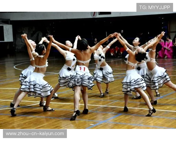 “2025世界运动会:金牛区城北体育馆舞蹈赛,舞者们在节奏中破茧成蝶”